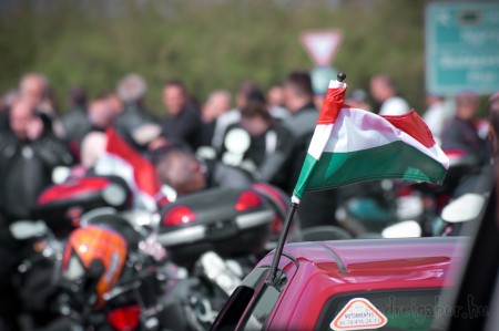Motoros megemlékezés a lengyelországi balesetben elhunyt áldozatokra.