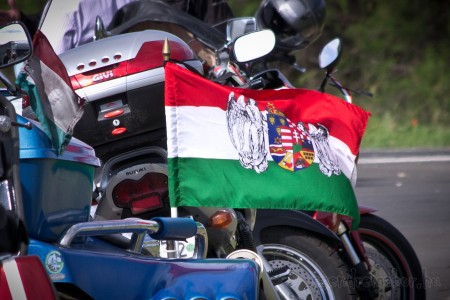 Motoros megemlékezés a lengyelországi balesetben elhunyt áldozatokra.