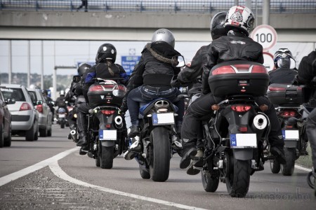 Motoros megemlékezés a lengyelországi balesetben elhunyt áldozatokra.