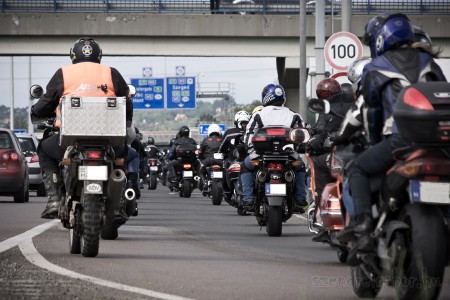 Motoros megemlékezés a lengyelországi balesetben elhunyt áldozatokra.