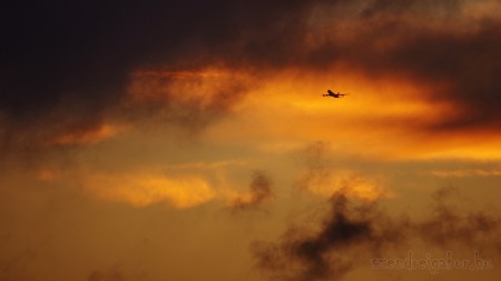 Naplemente és felhők játéka + Cargolux LX-VCB 747-8R7F - Szendrei Gábor Naplemente és felhők játéka + Cargolux LX-VCB 747-8R7F - Szendrei Gábor