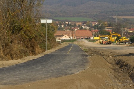 Által-ér völgyi kerékpárút Tatabánya-Tata (Vértesszőlős) fotó: Szendrei Gábor
