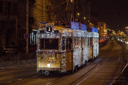 Karácsonyi Fényvillamos Budapesten 2013 - fotó: Szendrei Gábor Karácsonyi Fényvillamos Budapesten 2013 - fotó: Szendrei Gábor