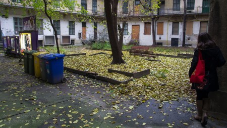 Belvárosi színes udvar ősszel - fotó: Szendrei Gábor Belvárosi színes udvar ősszel - fotó: Szendrei Gábor