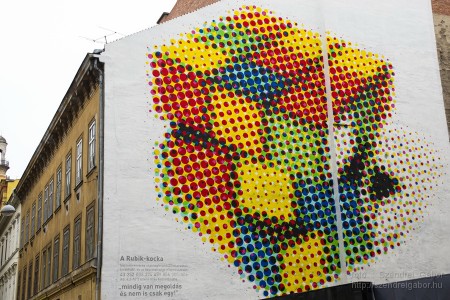Rubik-kocka a tűzfalon - fotó: Szendrei Gábor Rubik-kocka a tűzfalon - fotó: Szendrei Gábor