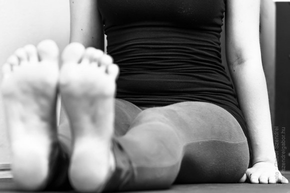 Dandasana - photo by Gabor Szendrei