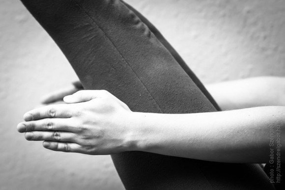 Navasana - photo by Gabor Szendrei