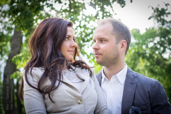 Veronika és Ádám jegyespár fotózása Budapesten - fotó: Szendrei Gábor