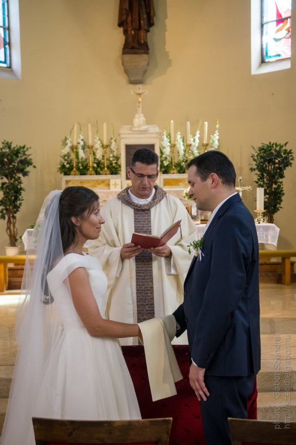 Ági és Géza esküvői képei - Dunabogdány - fotó: Szendrei Gábor Ági és Géza esküvői képei - Dunabogdány - fotó: Szendrei Gábor